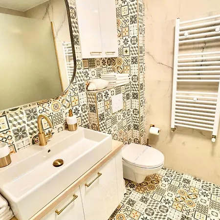 Alexandru Appartement Saturn