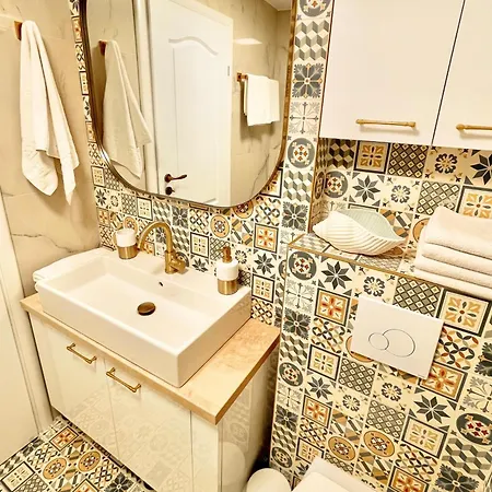 Alexandru Appartement Saturn